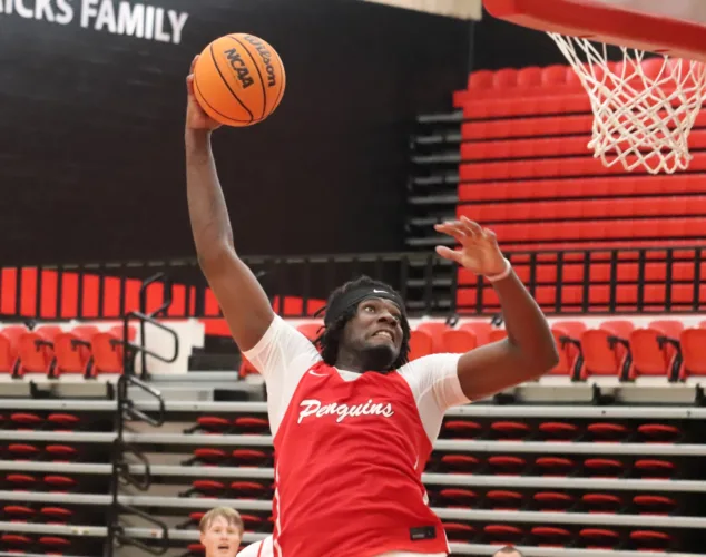 Connectivity key for YSU men as Penguins open practice